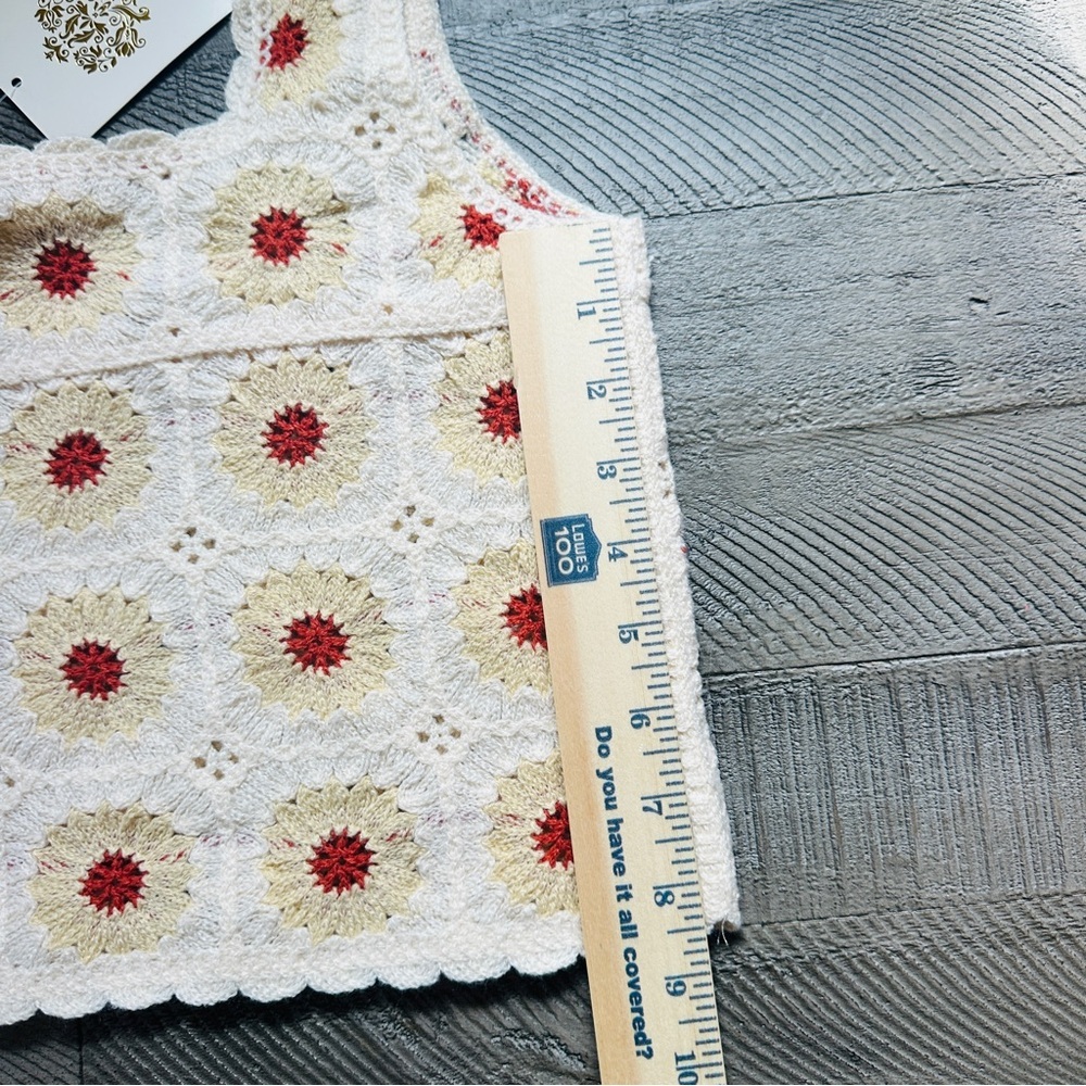 NWT Women’s Small | Rebellion Again | Crochet Flower Granny Square Crop Top Tank - Picture 6 of 9